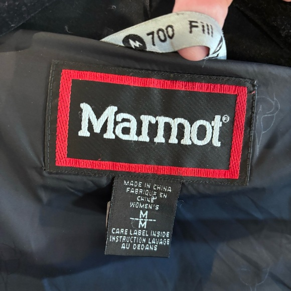 MARMOT 700 Fill Sz M Puffer Coat Elastic Cuffs Pockets Longer Back Jacket - Picture 8 of 16